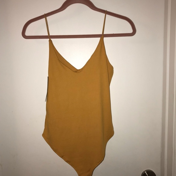 🐥3/$25 *Bundle & SAVE** Yellow Bodysuit - Picture 2 of 2